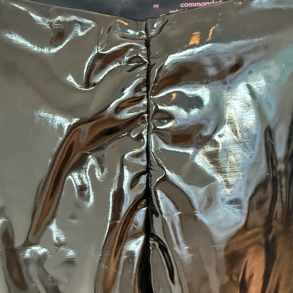 Commando Faux Patent Leather Black Leggings Size Medium - Picture 7 of 9